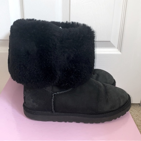 UGG Bailey Button Triplet II Boot - Picture 2 of 5